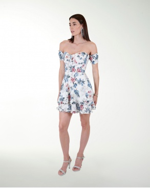 VESTIDO CASUAL ESTAMPADO STRAPLESS CON DOBLE FALDA