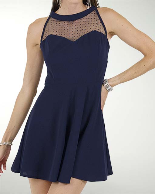 VESTIDO CA CREPE LISO CON TRANSPARENCIA EN ESCOTE