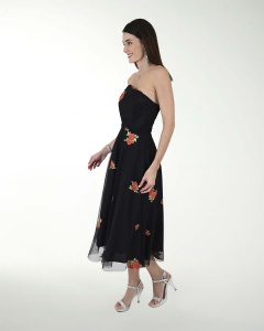 VESTIDO CC BORDADO STRAPLESS LARGO MIDI