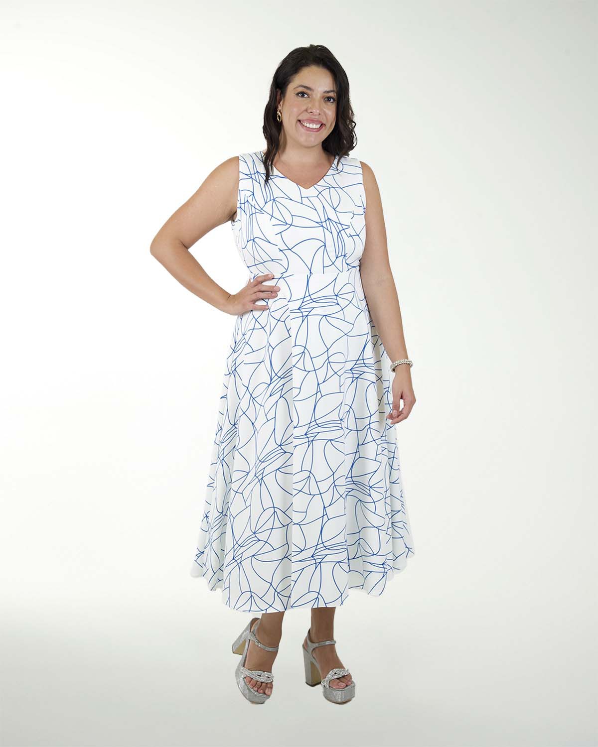 VESTIDO TV LICRA BARBIE ESTAMPADO CON CINTURON VESTIDO TV LICRA BARBIE ESTAMPADO CON CINTURON