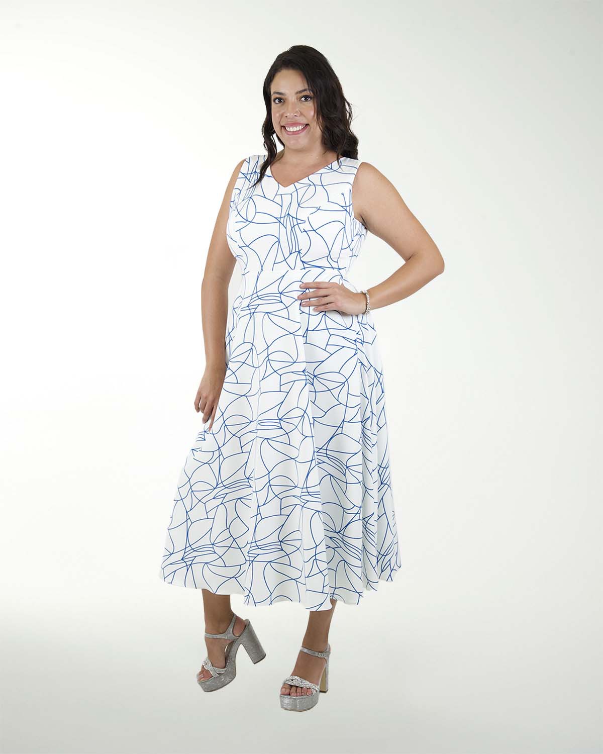 VESTIDO TV LICRA BARBIE ESTAMPADO CON CINTURON VESTIDO TV LICRA BARBIE ESTAMPADO CON CINTURON