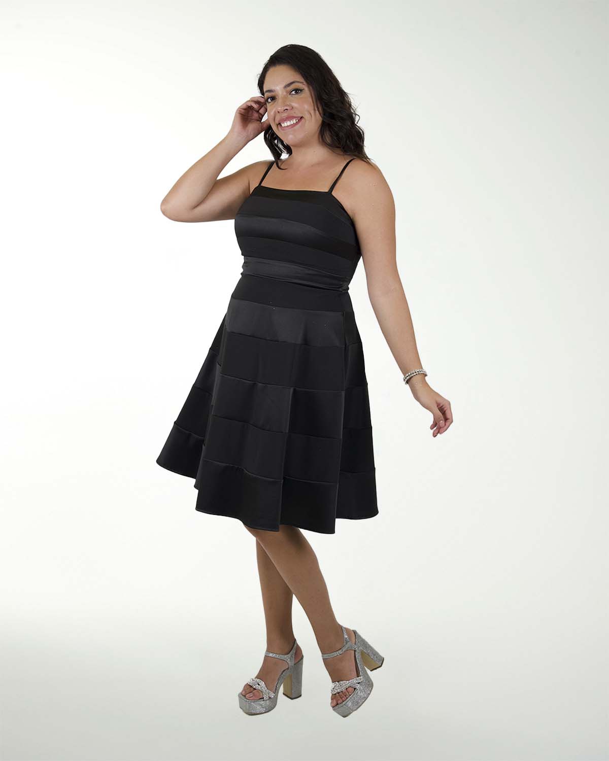 VESTIDO TE SATIN STRECH CON CORTES VESTIDO TE SATIN STRECH CON CORTES