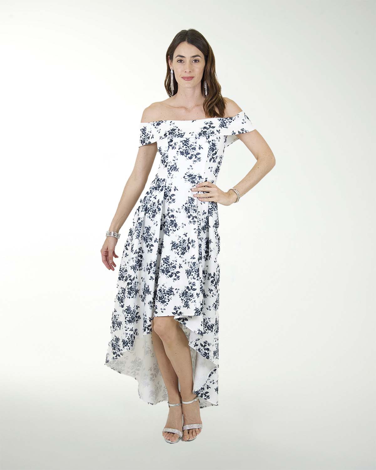 VESTIDO CC TECHNO ESTAMPADO CON CAUDA VESTIDO CC TECHNO ESTAMPADO CON CAUDA