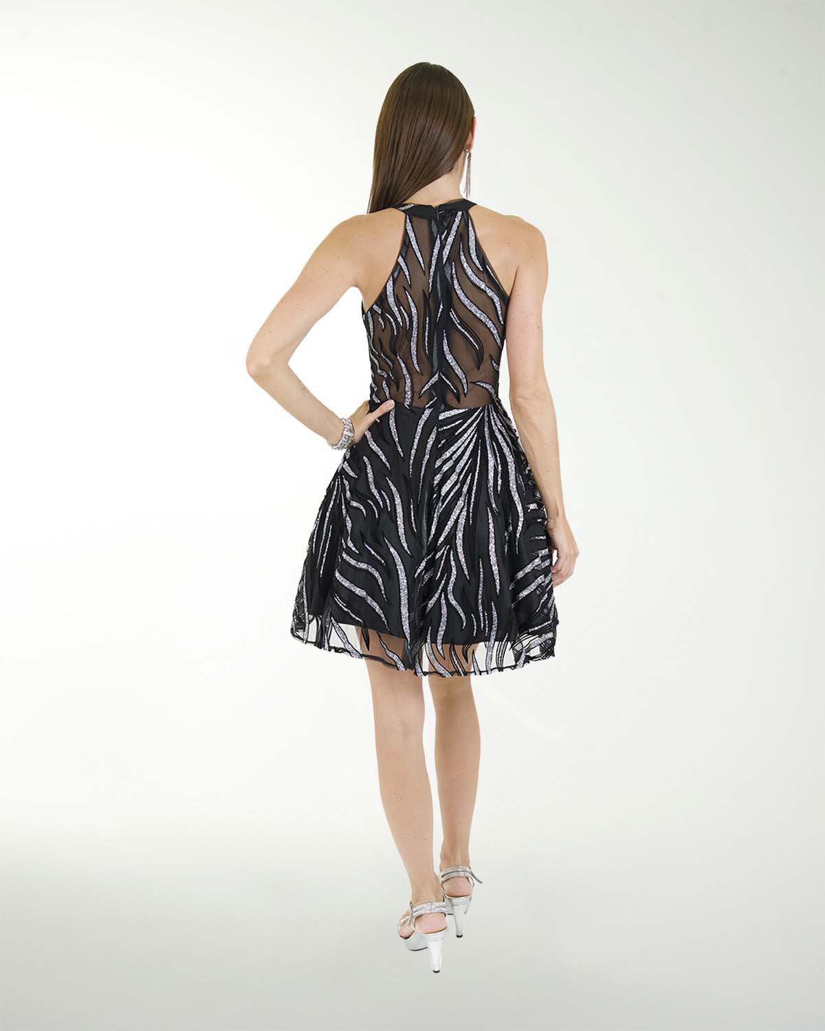 DA VESTIDO CC FANTASIA TIPO HALTER DA VESTIDO CC FANTASIA TIPO HALTER