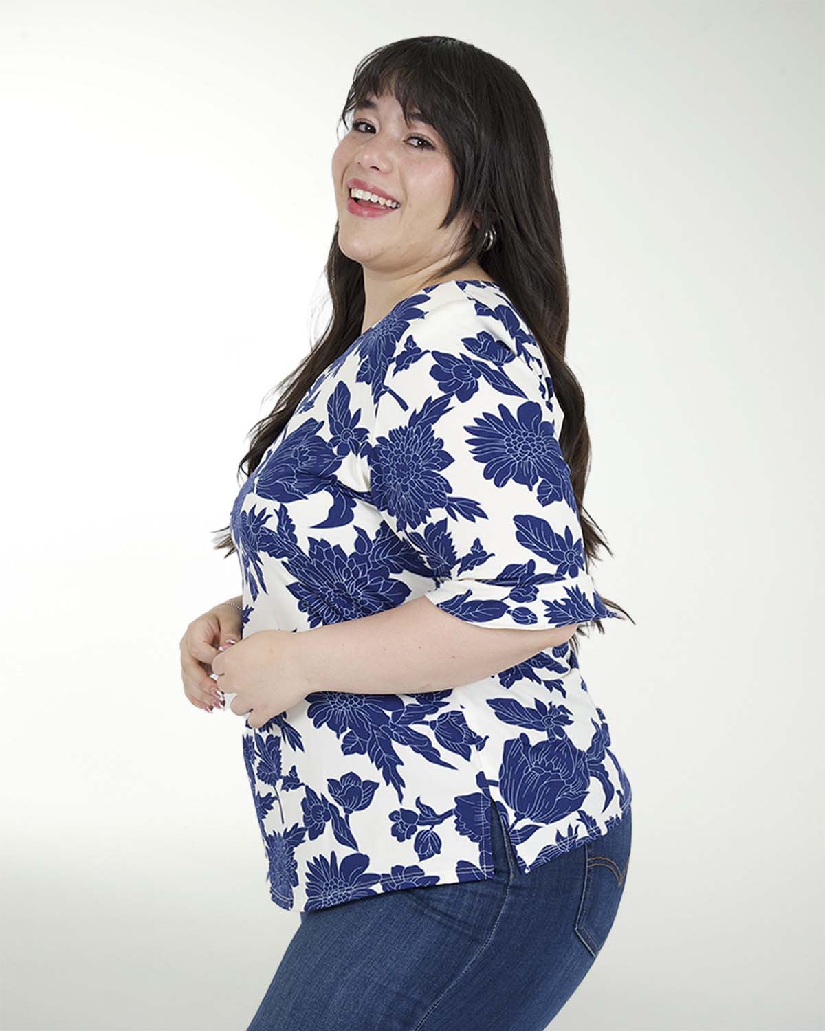 BLUSA TV LICRA ESTAMPADO MANGA 3/4 CON OLAN BLUSA TV LICRA ESTAMPADO MANGA 3/4 CON OLAN