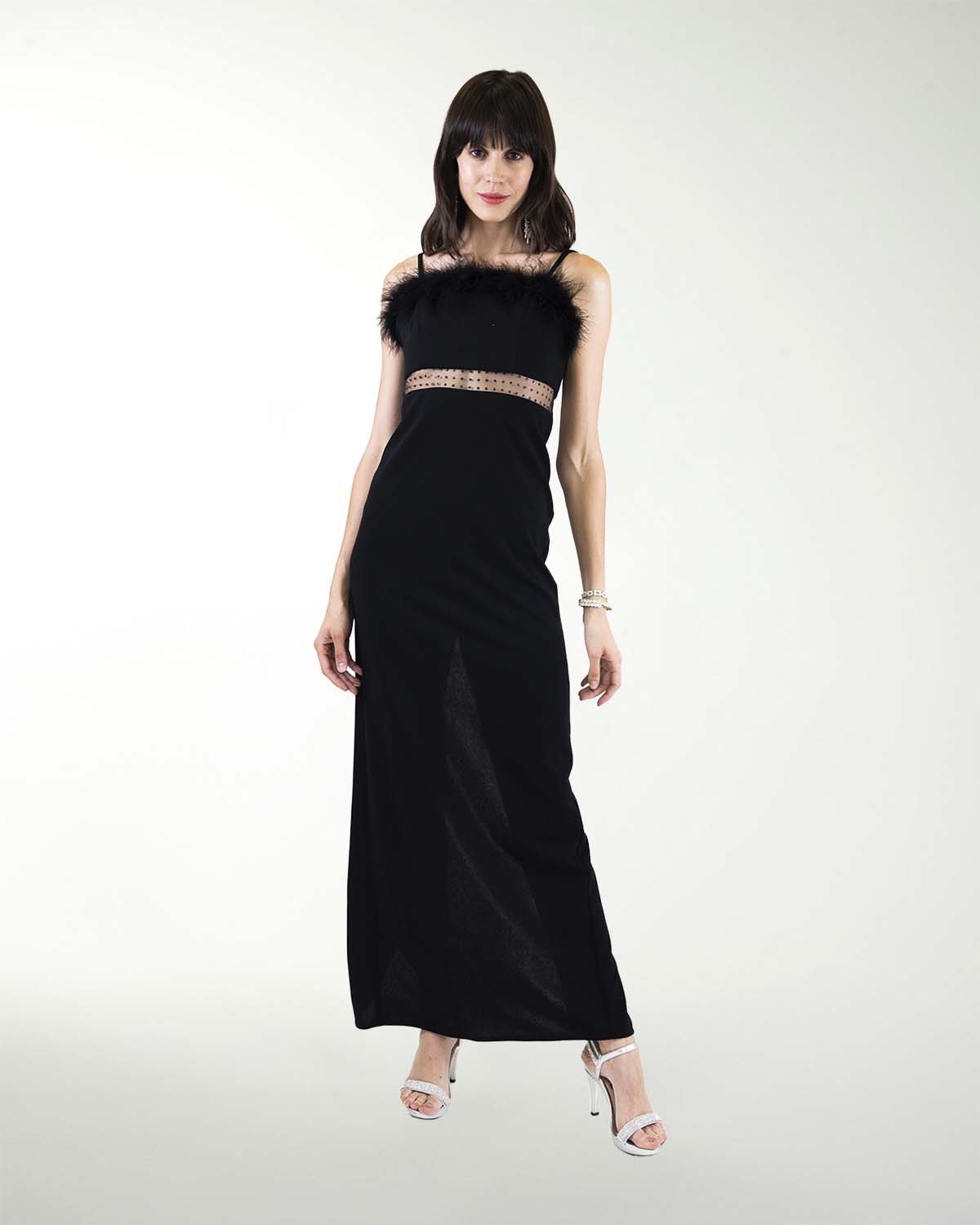VESTIDO CL CREPE ENTUBADO CON ADORNO EN ESCOTE VESTIDO CL CREPE ENTUBADO CON ADORNO EN ESCOTE