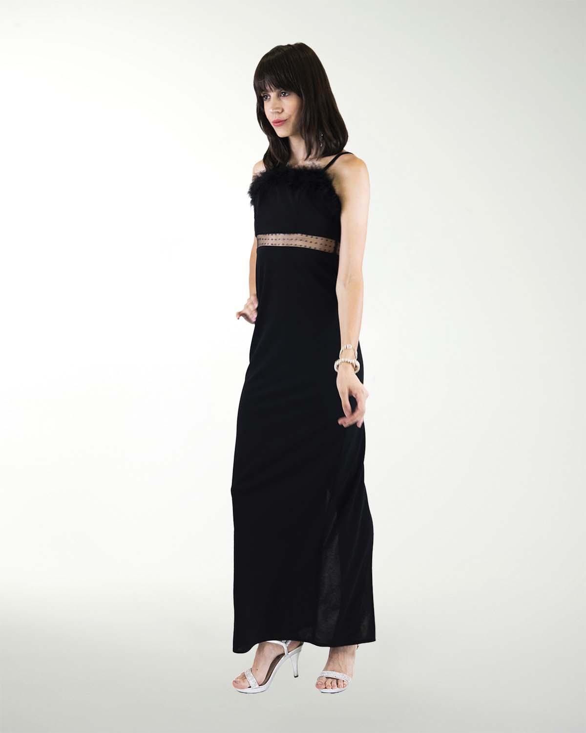 VESTIDO CL CREPE ENTUBADO CON ADORNO EN ESCOTE VESTIDO CL CREPE ENTUBADO CON ADORNO EN ESCOTE