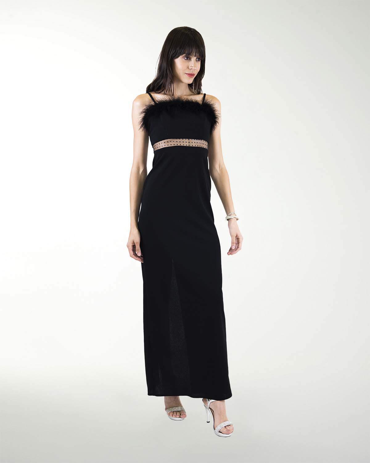 VESTIDO CL CREPE ENTUBADO CON ADORNO EN ESCOTE VESTIDO CL CREPE ENTUBADO CON ADORNO EN ESCOTE