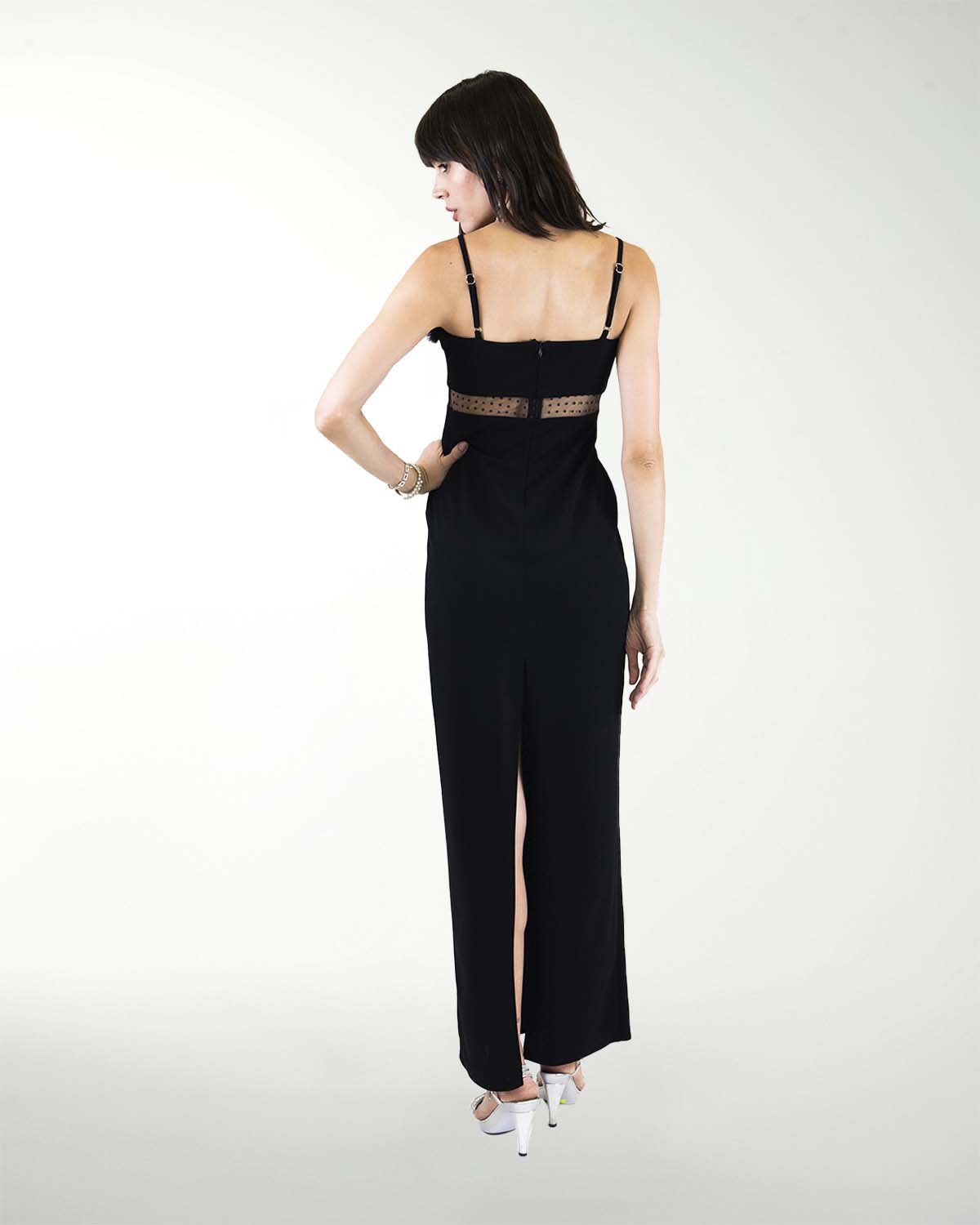 VESTIDO CL CREPE ENTUBADO CON ADORNO EN ESCOTE VESTIDO CL CREPE ENTUBADO CON ADORNO EN ESCOTE