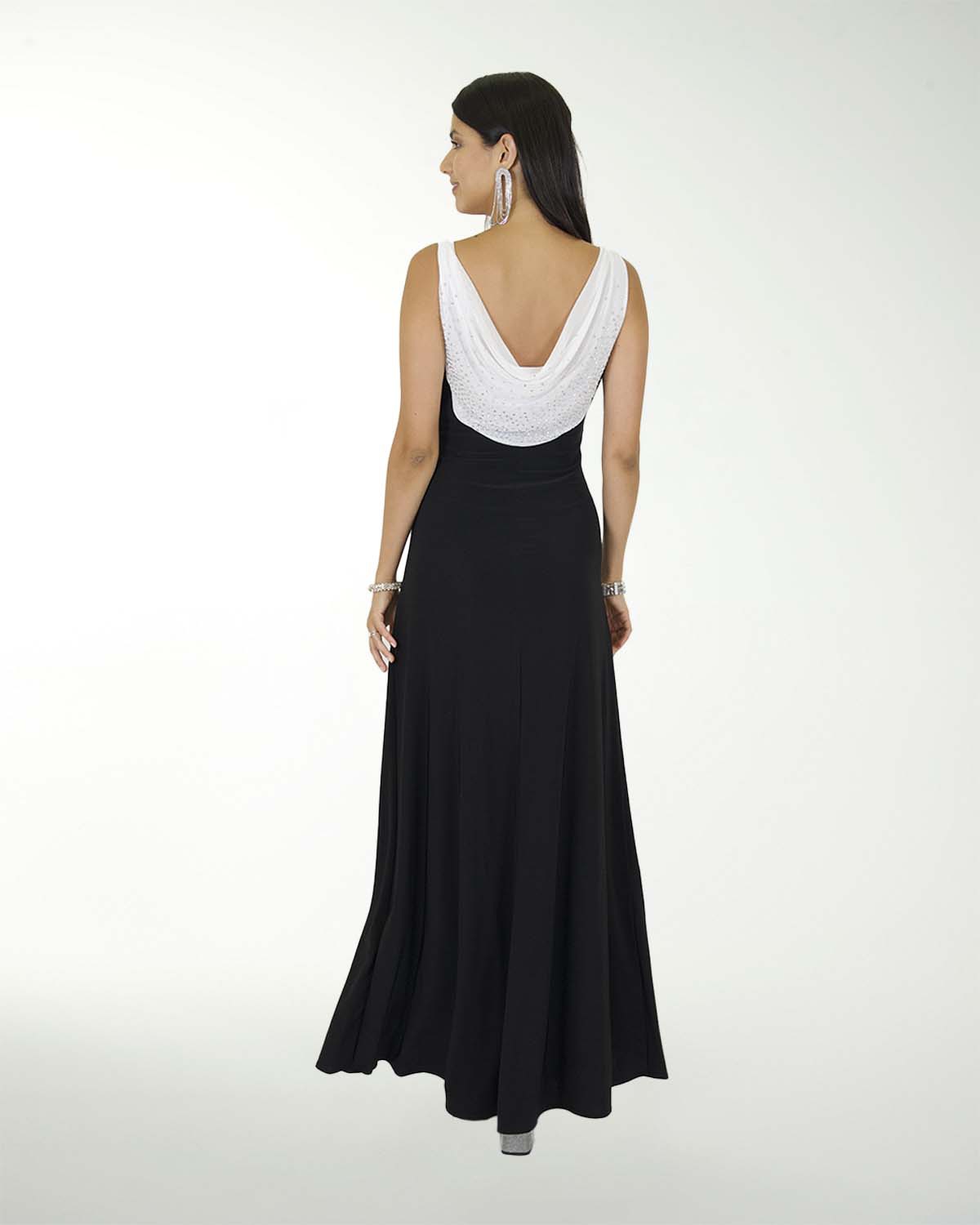 VESTIDO CL LICRA BICOLOR CON BRILLOS EN ESCOTE VESTIDO CL LICRA BICOLOR CON BRILLOS EN ESCOTE