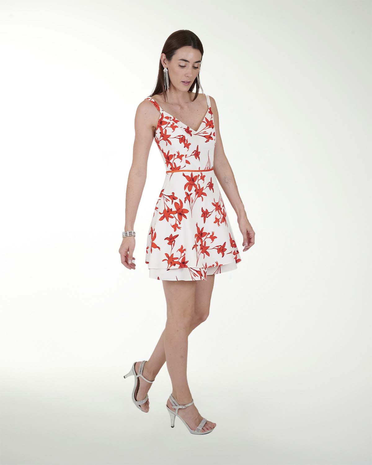 VESTIDO CA BARBIE ESTAMPADO SEMICIRCULAR VESTIDO CA BARBIE ESTAMPADO SEMICIRCULAR