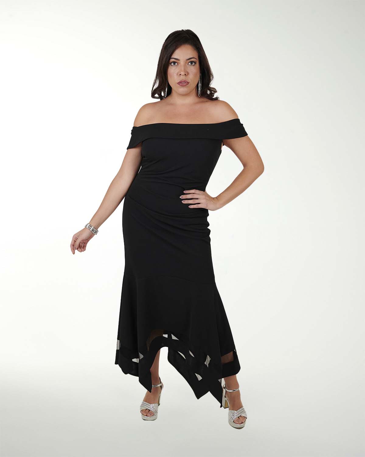VESTIDO TE CREPE DE HOMBRO DESCUBIERTO VESTIDO TE CREPE DE HOMBRO DESCUBIERTO