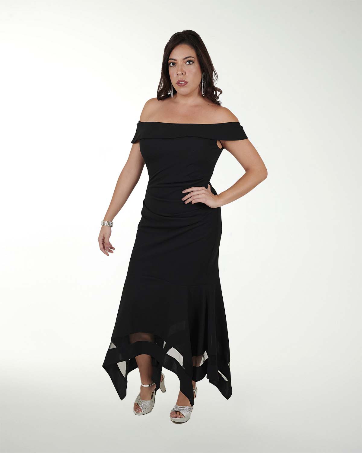 VESTIDO TE CREPE DE HOMBRO DESCUBIERTO VESTIDO TE CREPE DE HOMBRO DESCUBIERTO