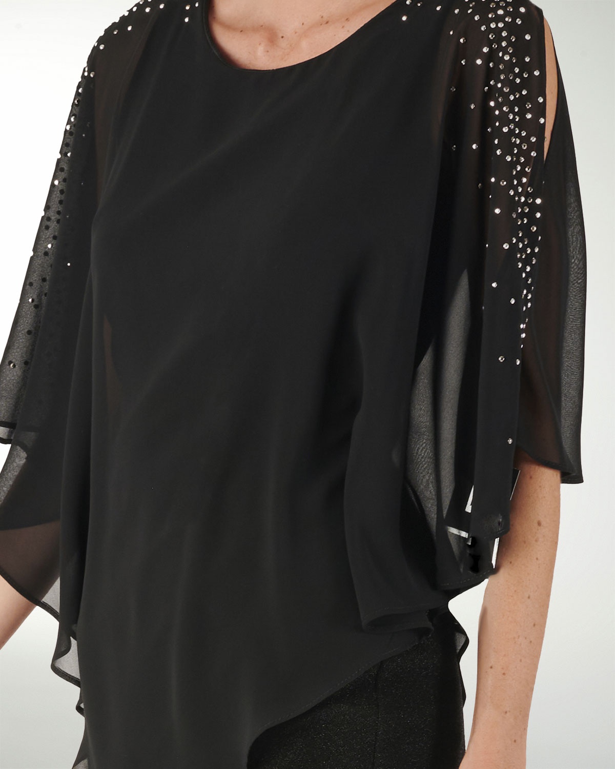 VESTIDO CC HOLYWOOD CON CAPA DE CHIFON VESTIDO CC HOLYWOOD CON CAPA DE CHIFON