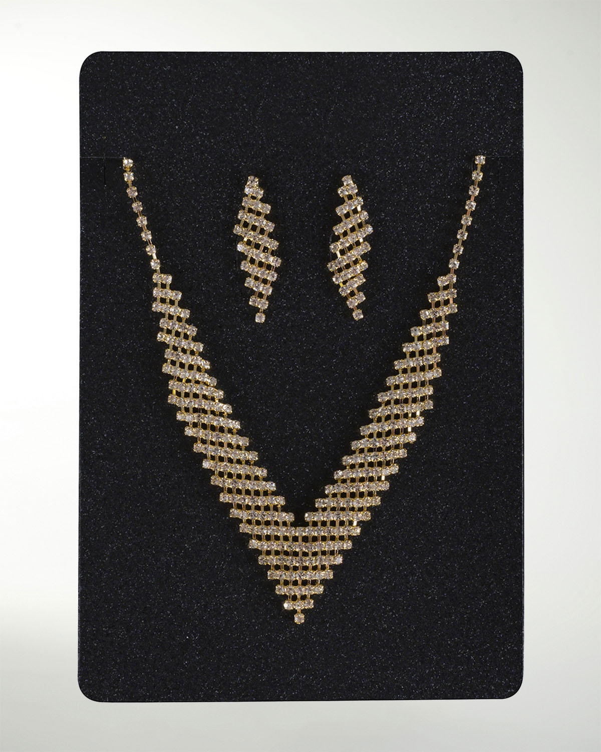 JUEGO DE COLLAR CON ARETE JUEGO DE COLLAR CON ARETE