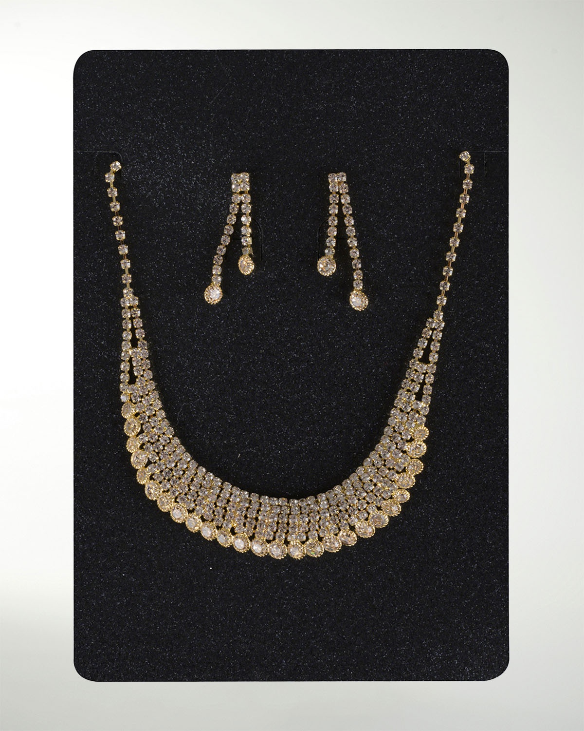 JUEGO DE COLLAR CON ARETE JUEGO DE COLLAR CON ARETE