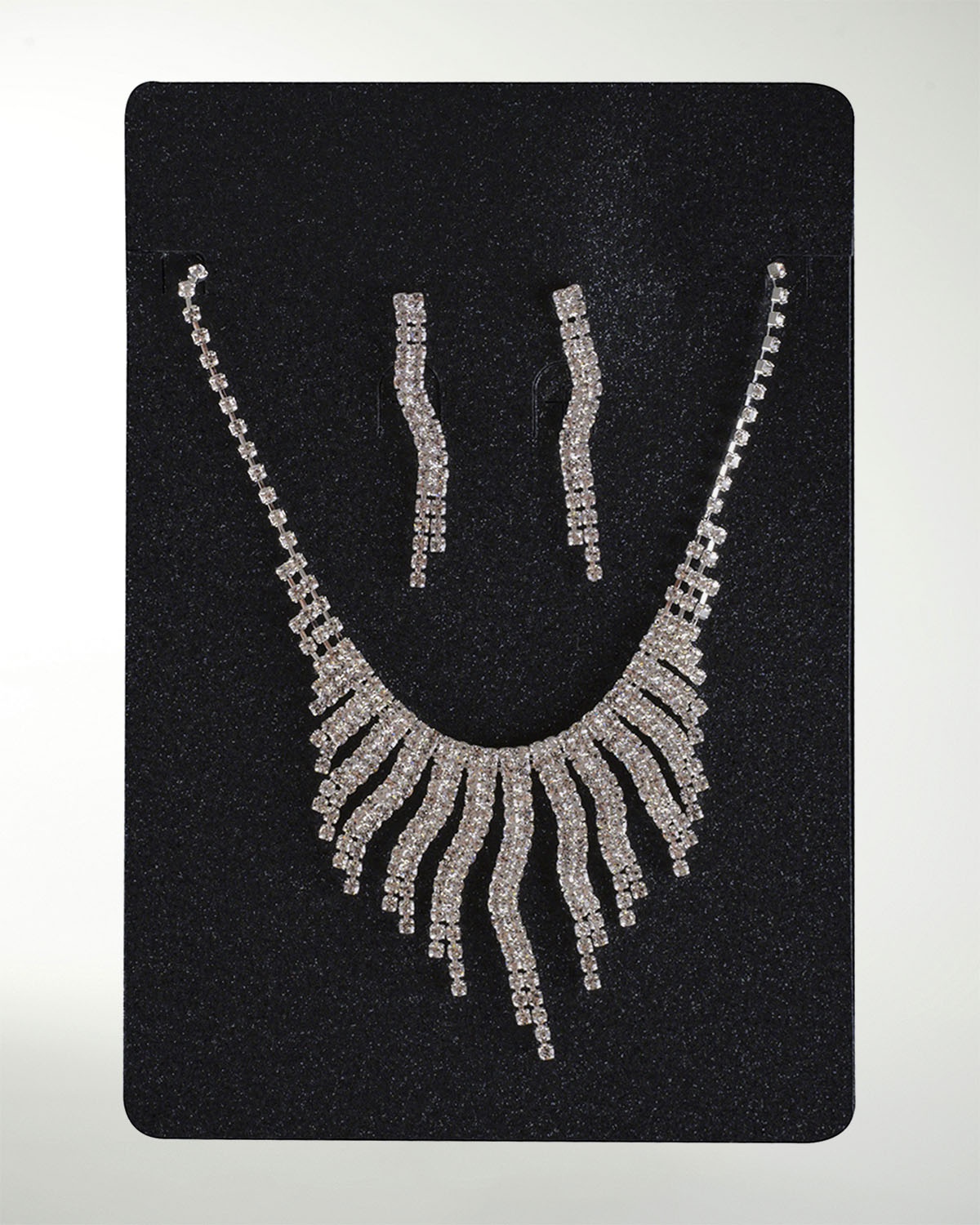 JUEGO DE COLLAR CON ARETE JUEGO DE COLLAR CON ARETE
