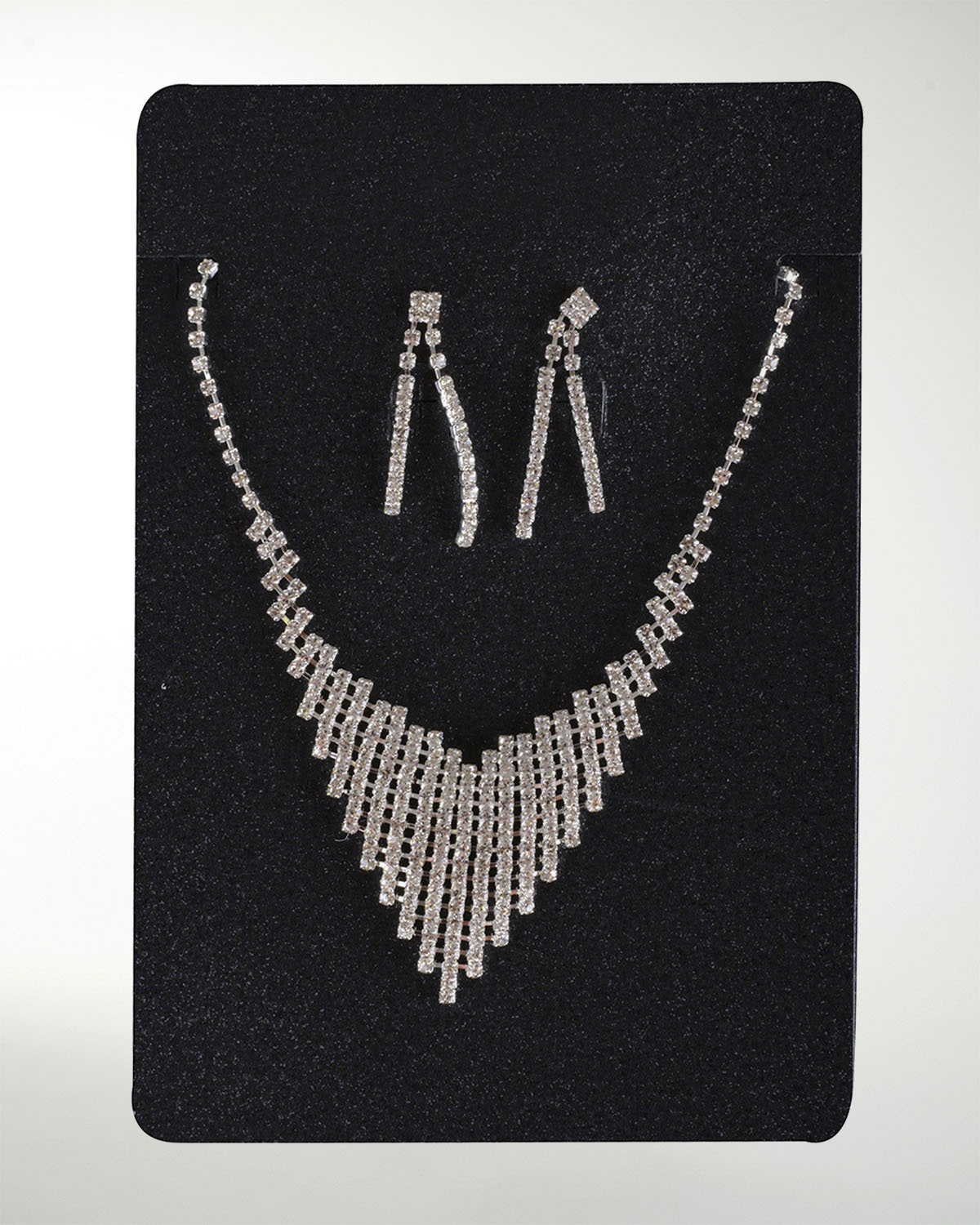 JUEGO DE COLLAR CON ARETE JUEGO DE COLLAR CON ARETE