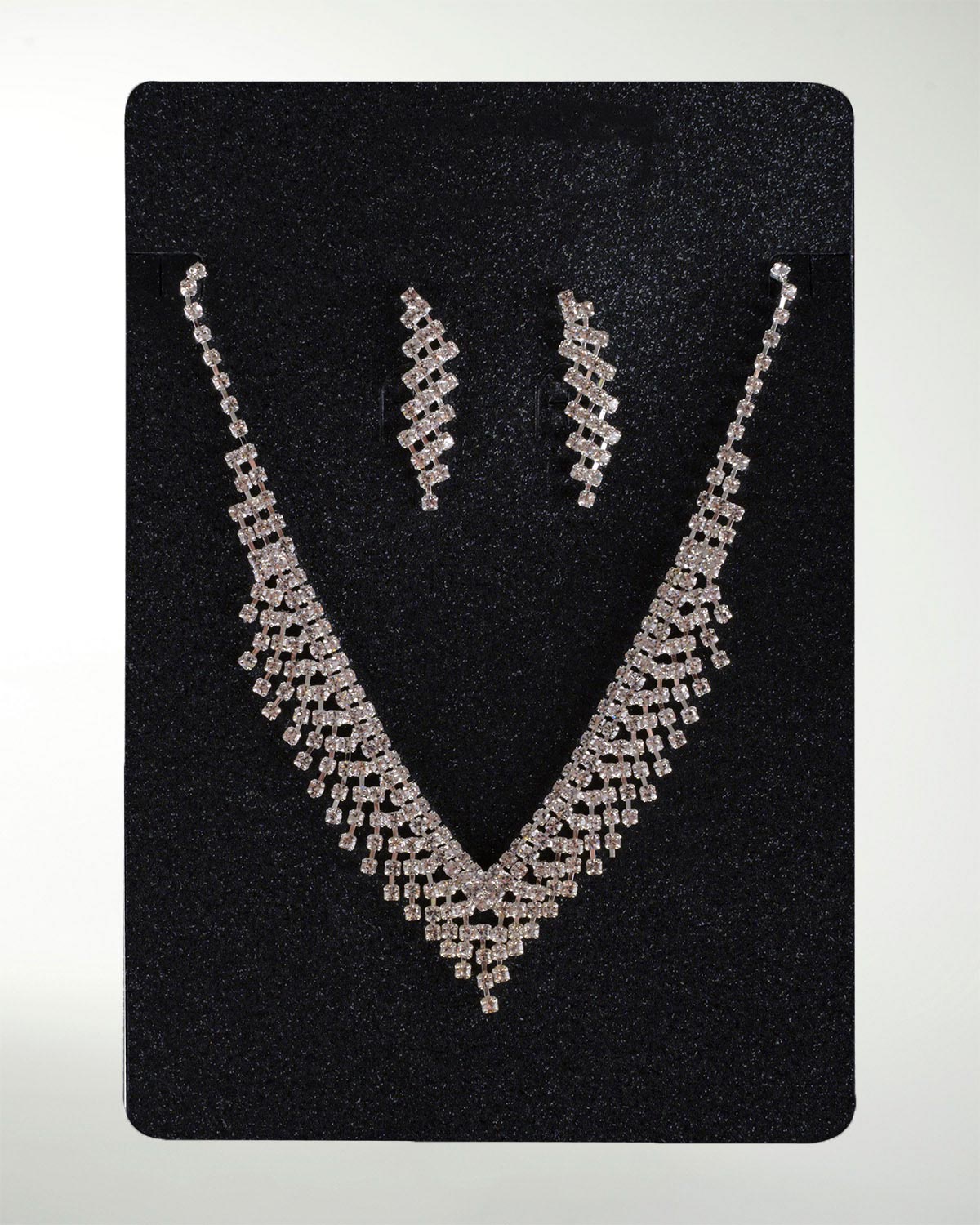 JUEGO DE COLLAR CON ARETE JUEGO DE COLLAR CON ARETE