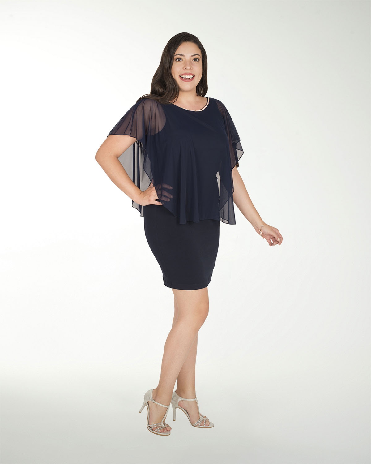 VESTIDO TE LICRA CON CAPA DE MESH Y BRILLO EN ESCOTE VESTIDO TE LICRA CON CAPA DE MESH Y BRILLO EN ESCOTE