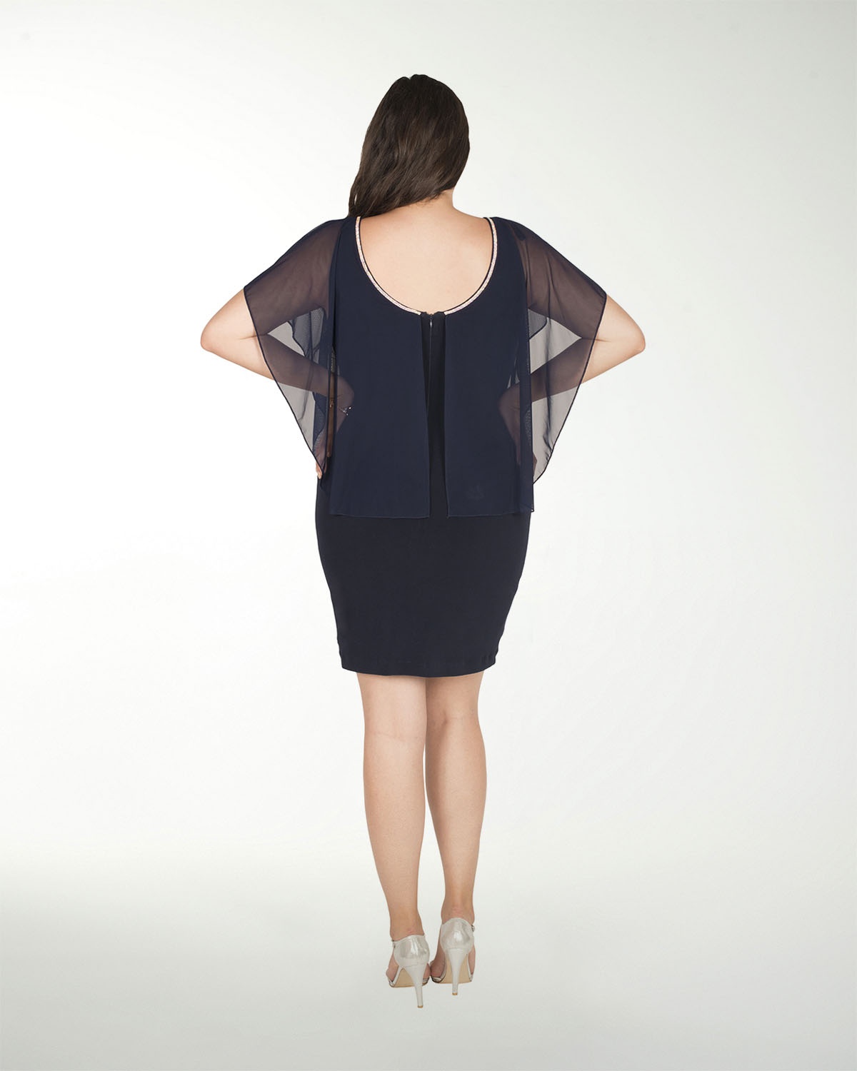 VESTIDO TE LICRA CON CAPA DE MESH Y BRILLO EN ESCOTE VESTIDO TE LICRA CON CAPA DE MESH Y BRILLO EN ESCOTE
