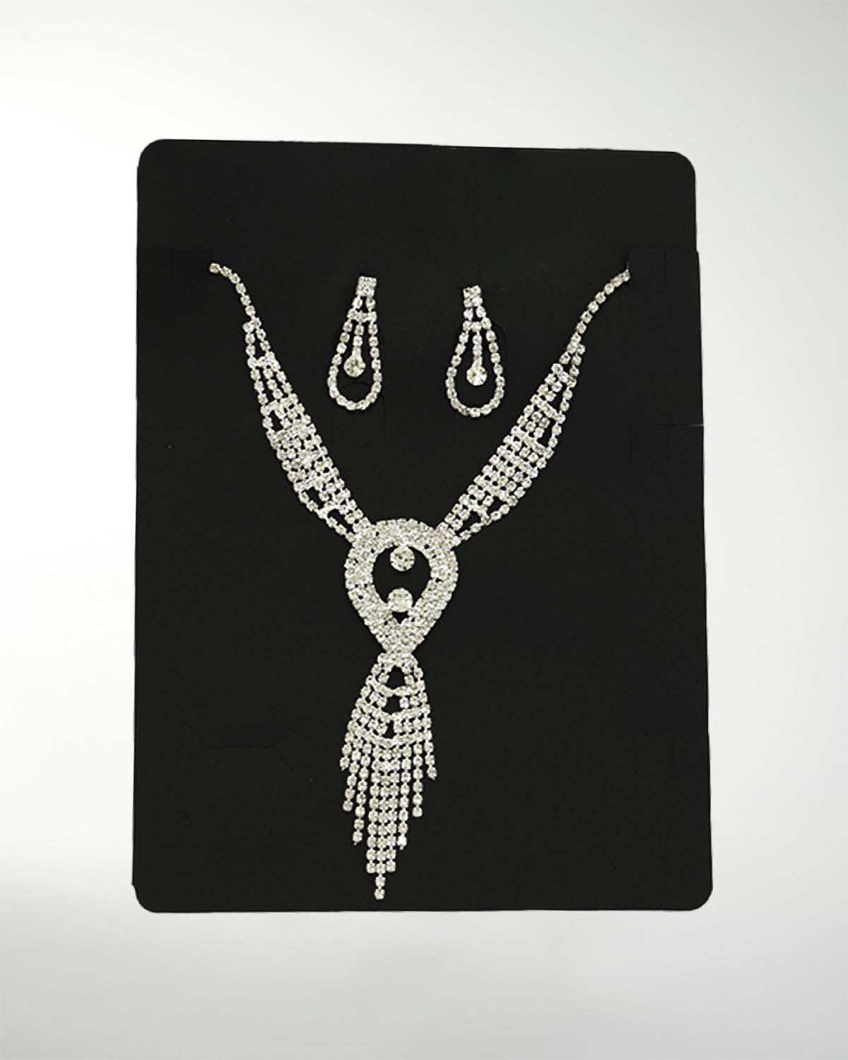 JUEGO DE COLLAR CON ARETE JUEGO DE COLLAR CON ARETE