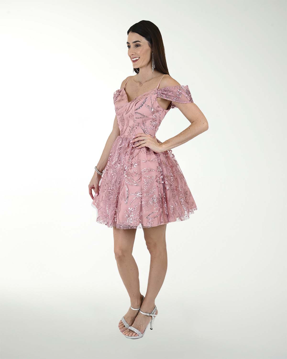 VESTIDO CC FANTASIA DE HOMBRO DESCUBIERTO VESTIDO CC FANTASIA DE HOMBRO DESCUBIERTO