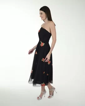 VESTIDO CC BORDADO STRAPLESS LARGO MIDI