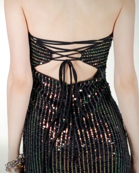 VESTIDO ENTALLADO CON ABERTURA