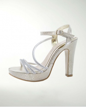 ZAPATO DE FIESTA CON DETALLE DE BRILLO