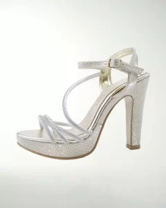 ZAPATO DE FIESTA CON DETALLE DE BRILLO