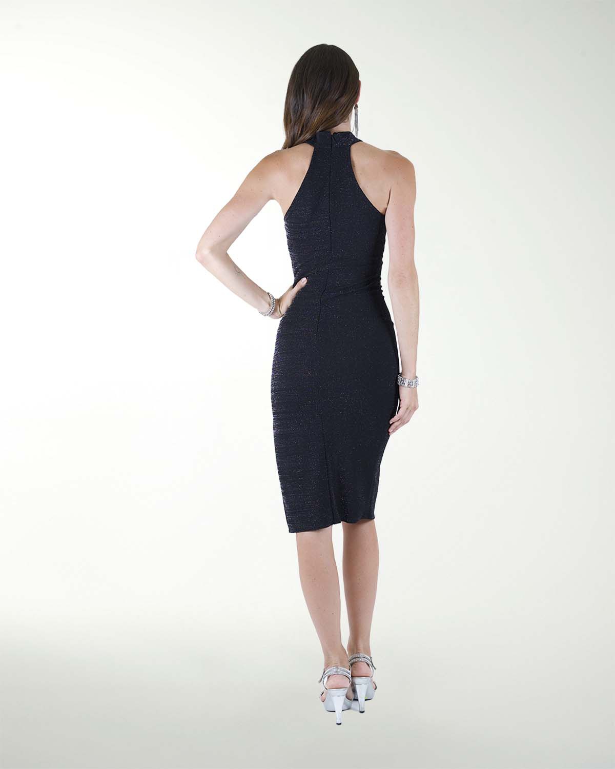 VESTIDO ANT CUELLO ALTO CON AVERTURA EN LA FALDA VESTIDO ANT CUELLO ALTO CON AVERTURA EN LA FALDA