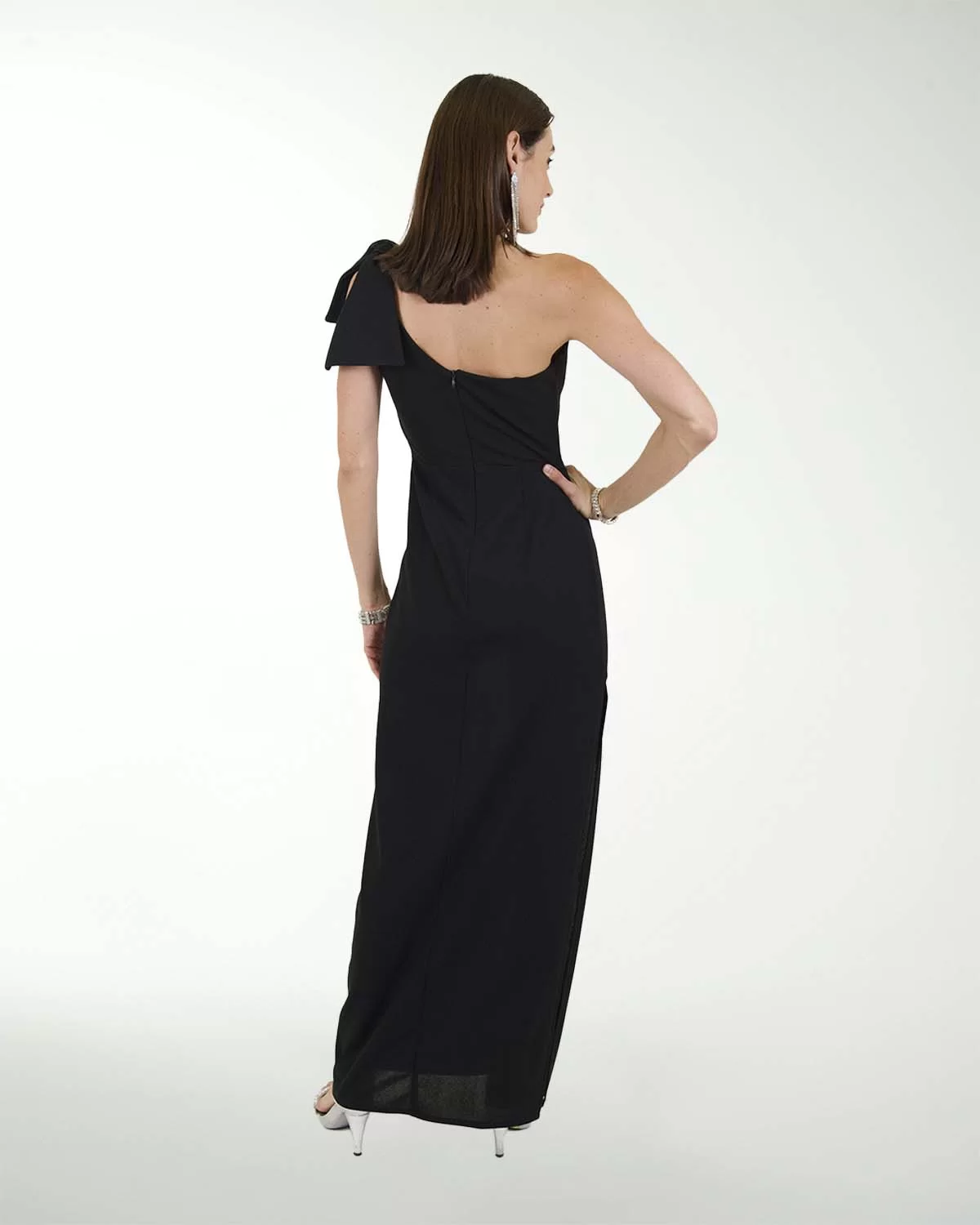 VESTIDO CL CREPE DE UN HOMBRO CON MONO