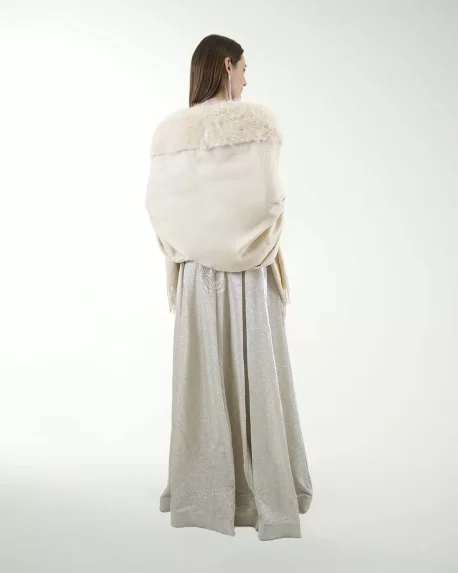 CAPA CHAL CON PELO EN CUELLO