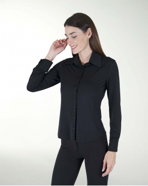 BLUSA CON CUELLO CAMISERO MANGA LARGA BOTON EN PUÑOS