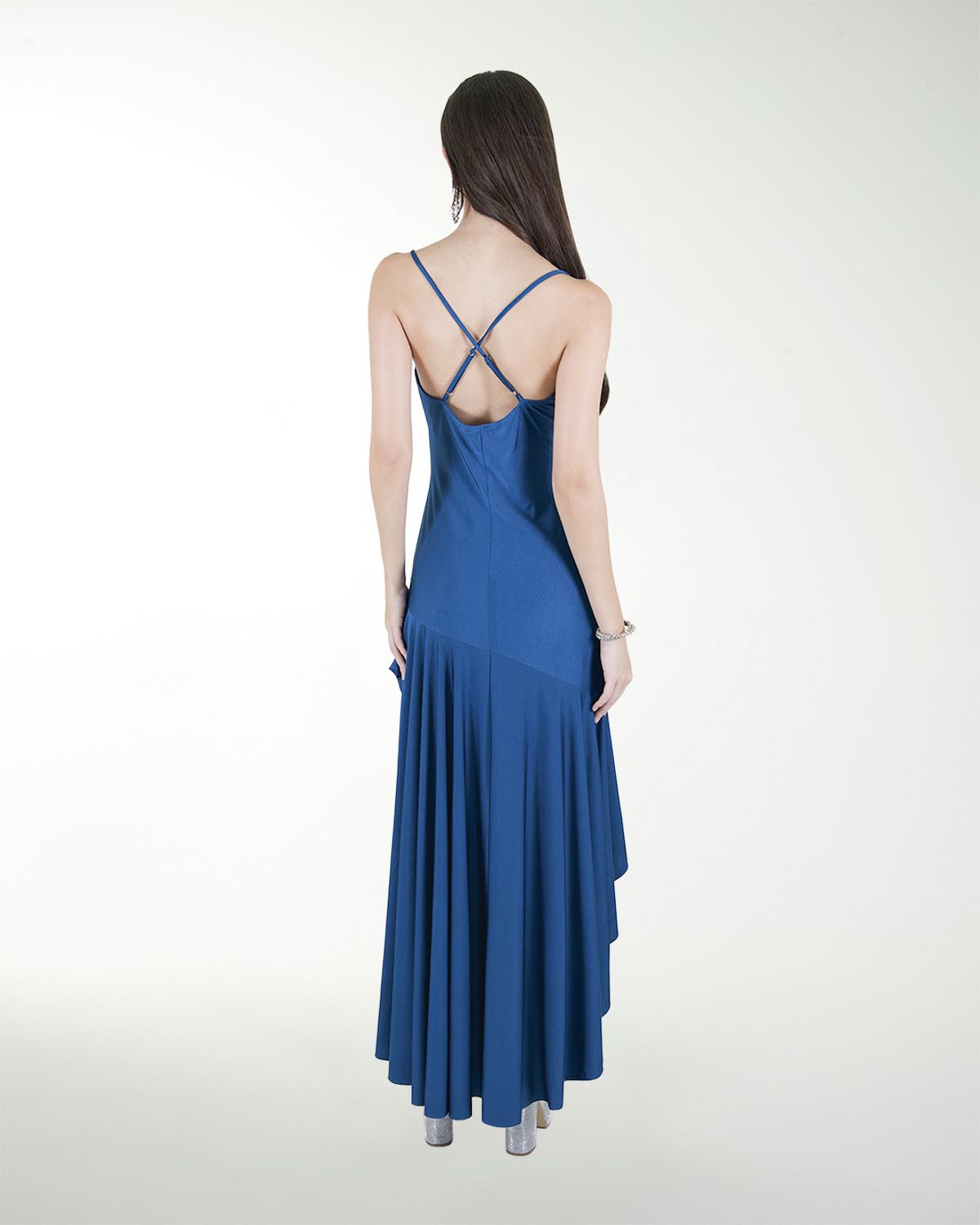 VESTIDO CL CON OLAN Y LARGO A DESNIVEL