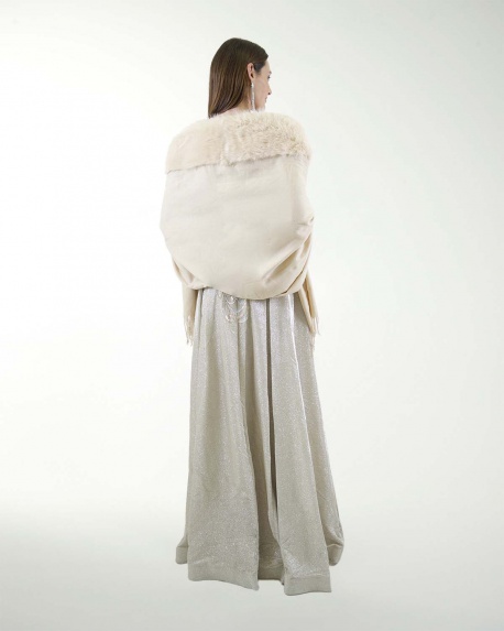 CAPA CHAL CON PELO EN CUELLO