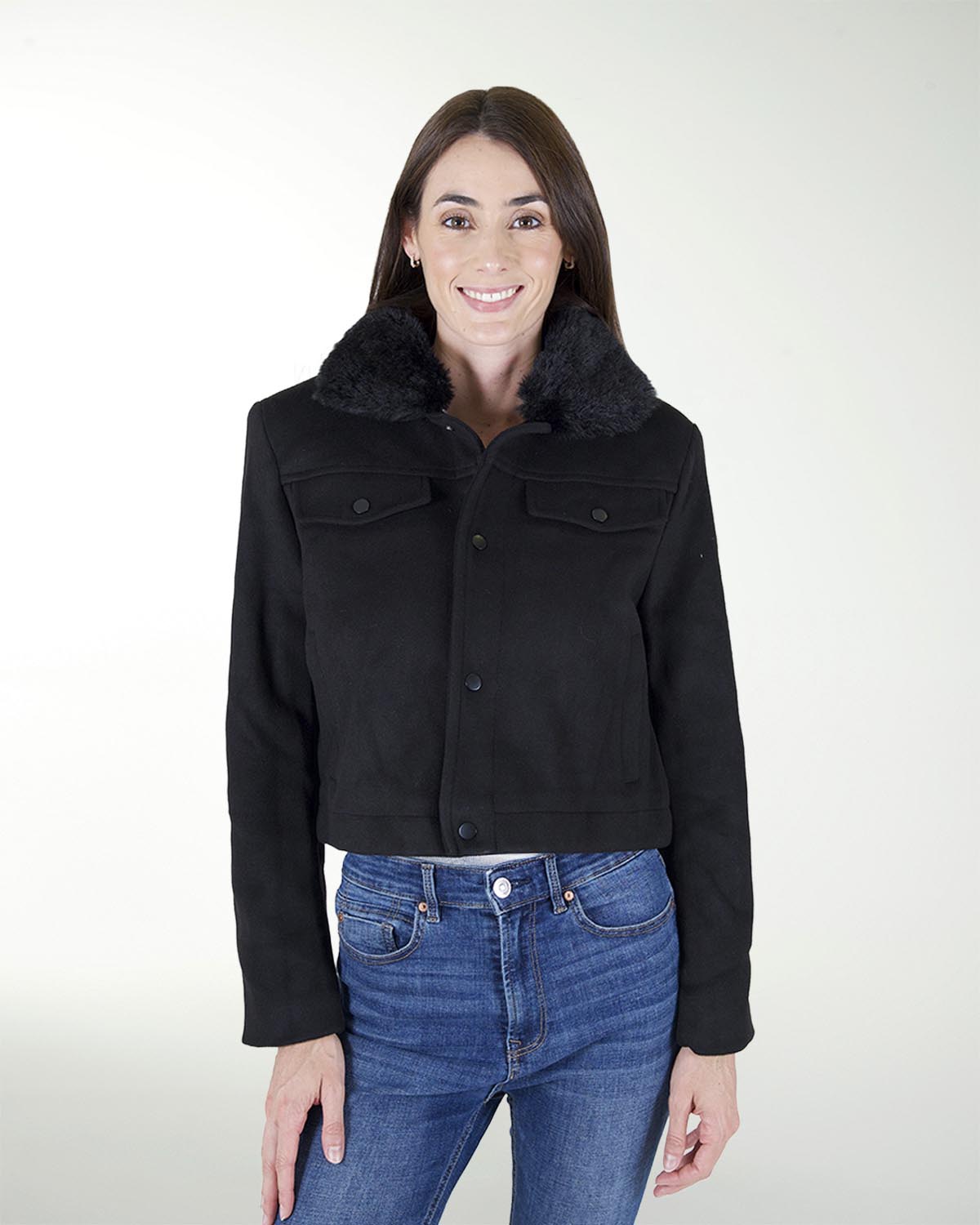 CHAQUETA CORTA CON PELO SINTETICO