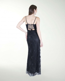 VESTIDO CL CON CAUDA ESCOTE CORAZON