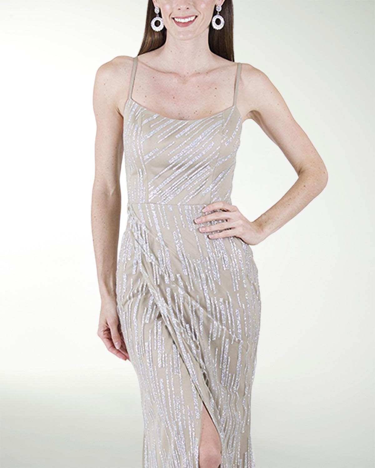 VESTIDO CL ENTALLADO CON ABERTURA