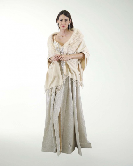 CAPA CHAL CON PELO EN CUELLO