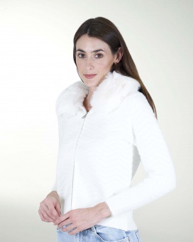 SWETER CON PELO DESMONTABLE