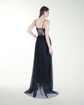 VESTIDO CL CON CAUDA ESCOTE CORAZON