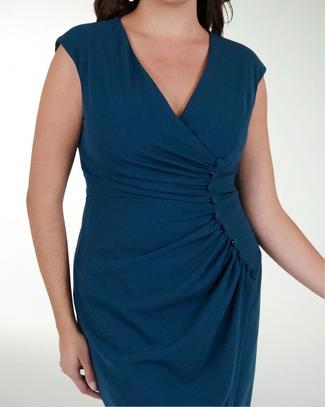 VESTIDO TV CREPE LISO  CON BOTONES Y DRAPEADO