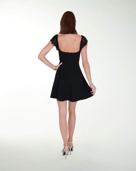 VESTIDO CA CREPE LISO  MANGAS DE ENCJAE