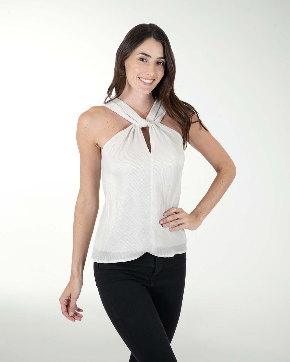 BLUSA HALTER CON NUDO EN  ESCOTE