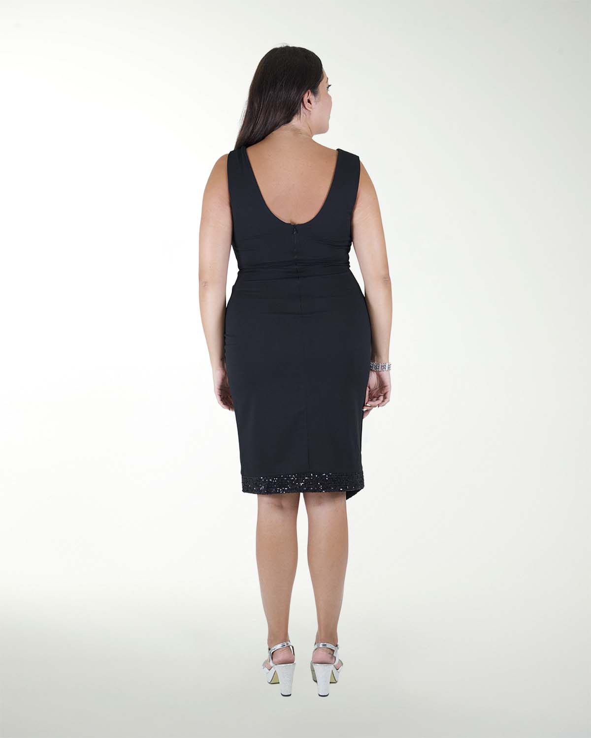 VESTIDO TE CON LENTEJUELA EN RUEDO