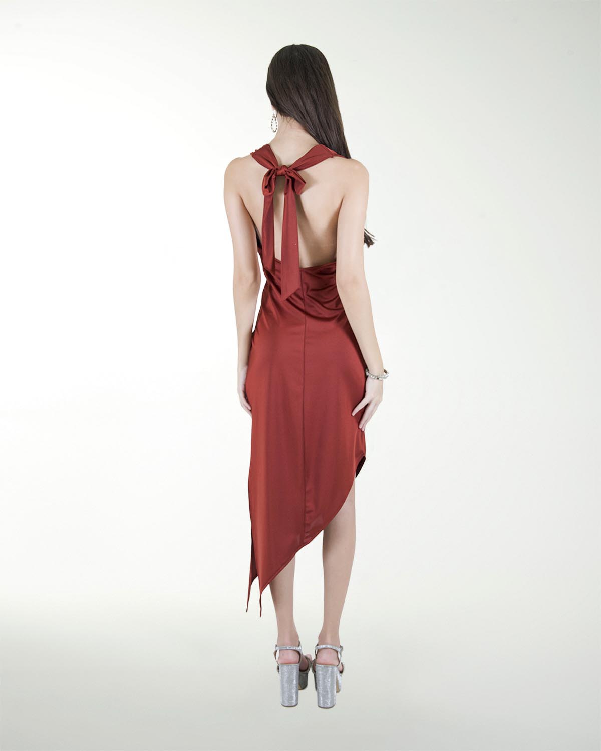 VESTIDO CC HALTER LARGO A DESNIVEL