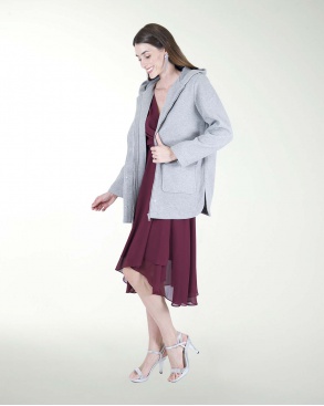 CHAMARRA OVERSIZE CON GORRO