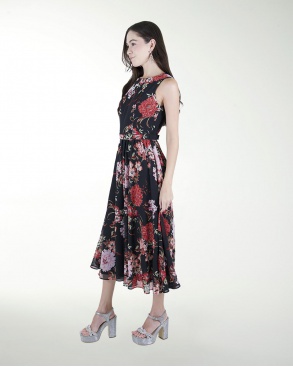 VESTIDO CASUAL CON PLISADO EN LA FALDA